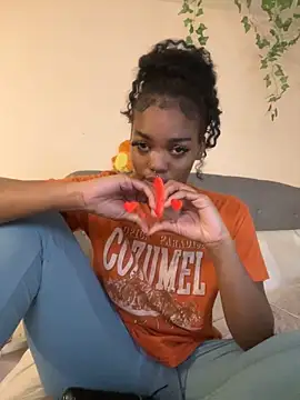 Snapshot of magicalc00ch chatting on 02-12-25, 11:41 magicalc00ch online show from 02-12-25, 11:41