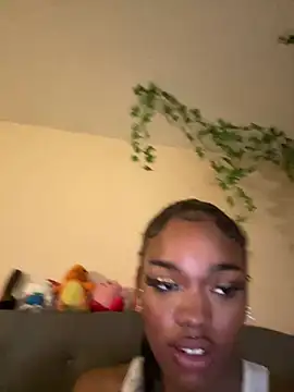 Snapshot of magicalc00ch chatting on 02-19-25, 06:22 magicalc00ch online show from 02-19-25, 06:22