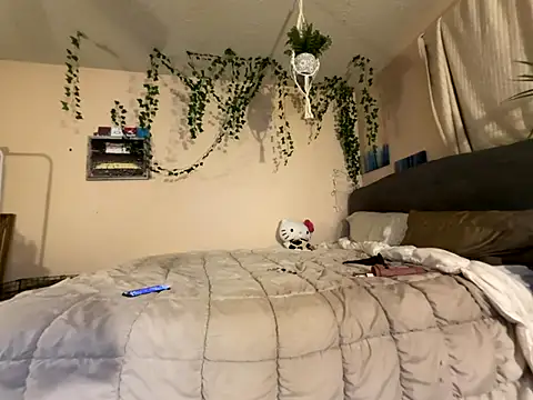 Snapshot of magicalc00ch chatting on 10-19-25, 03:51 magicalc00ch online show from 10-19-25, 03:51