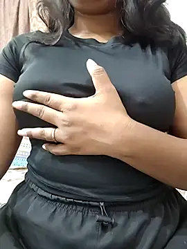 Snapshot of MohiniHott chatting on 06-15-26, 04:47 MohiniHott online show from 06-15-26, 04:47