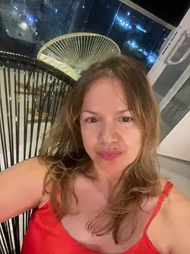 Snapshot of Leyna_liu chatting on 02-25-25, 03:20 Leyna liu online show from 02-25-25, 03:20