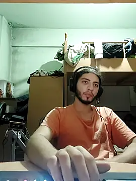 kleineid77 online show from 10-28-25, 10:01