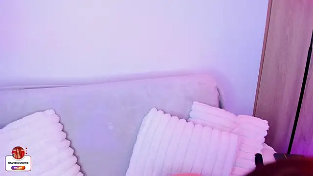 Snapshot of meow_moon_ chatting on 03-17-26, 08:28 meow moon online show from 03-17-26, 08:28