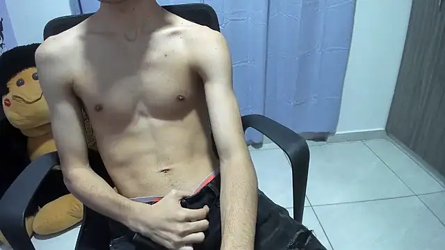 Snapshot of isaaclatino chatting on 10-27-25, 06:06 isaaclatino online show from 10-27-25, 06:06