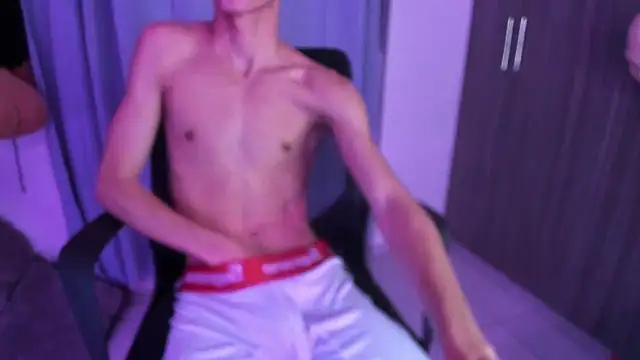 Snapshot of isaaclatino chatting on 11-09-25, 06:23 isaaclatino online show from 11-09-25, 06:23