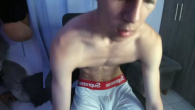 Snapshot of isaaclatino chatting on 11-10-25, 07:29 isaaclatino online show from 11-10-25, 07:29