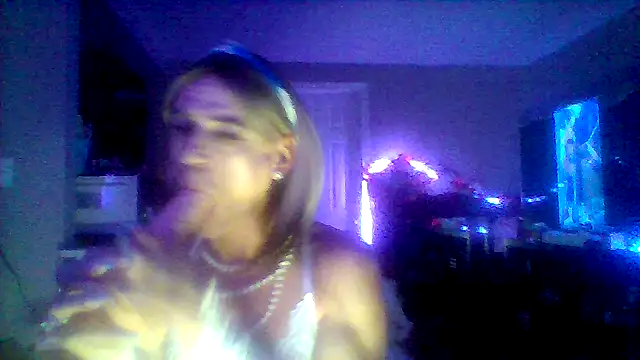 Snapshot of JessicaFitney chatting on 09-13-25, 05:07 JessicaFitney online show from 09-13-25, 05:07