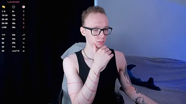Snapshot of Alex_silents chatting on 07-16-26, 01:17 Alex silents online show from 07-16-26, 01:17