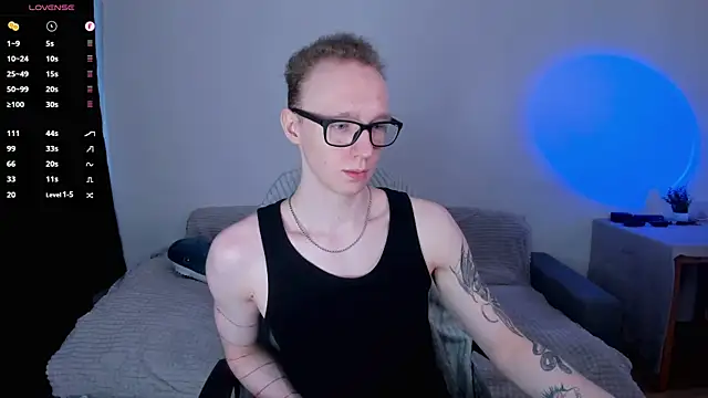 Snapshot of Alex_silents chatting on 07-17-26, 01:51 Alex silents online show from 07-17-26, 01:51