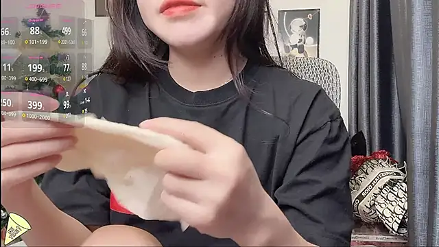 Snapshot of Berrysweet_68 chatting on 02-12-25, 01:37 Berrysweet 68 online show from 02-12-25, 01:37