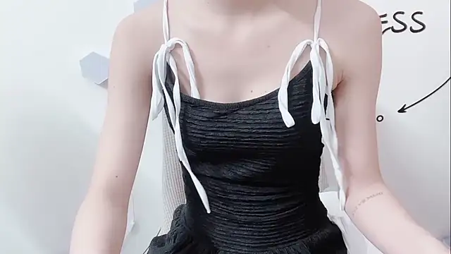 Sarah-ery online show from 04-10-26, 01:11