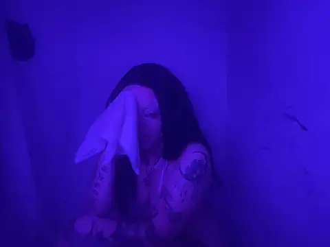 Snapshot of tatted-bitty chatting on 02-11-25, 06:01 tatted-bitty online show from 02-11-25, 06:01