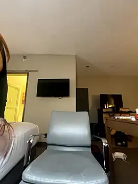 Snapshot of tatted-bitty chatting on 01-06-26, 02:15 tatted-bitty online show from 01-06-26, 02:15