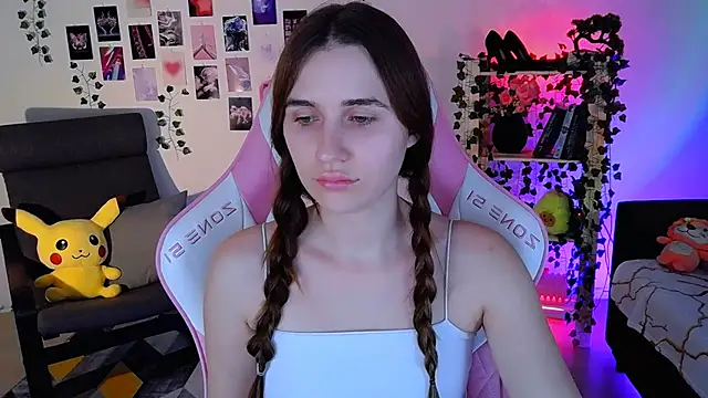 Snapshot of AliceCharmy chatting on 12-05-24, 02:33 AliceCharmy online show from 12-05-24, 02:33