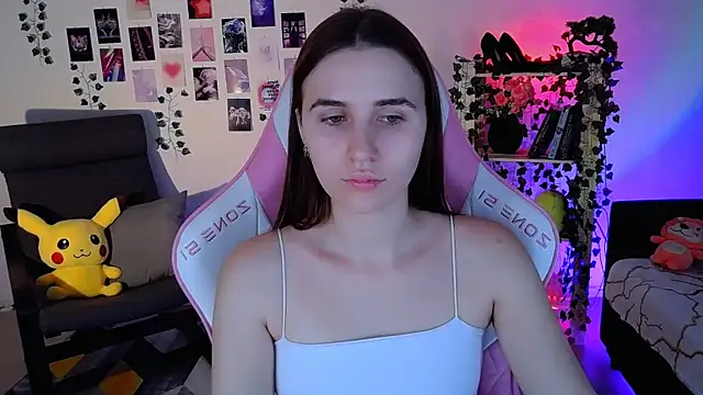 Snapshot of AliceCharmy chatting on 12-06-24, 01:22 AliceCharmy online show from 12-06-24, 01:22