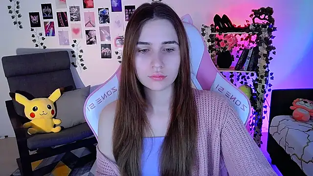 Snapshot of AliceCharmy chatting on 12-09-24, 10:00 AliceCharmy online show from 12-09-24, 10:00