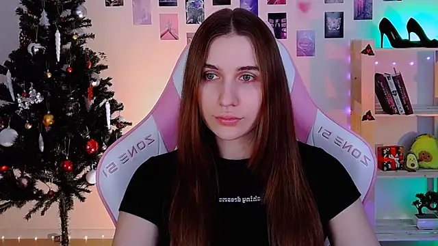 Snapshot of AliceCharmy chatting on 12-17-24, 12:22 AliceCharmy online show from 12-17-24, 12:22