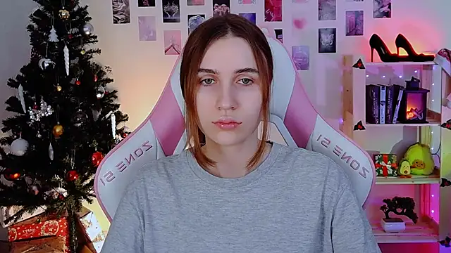 Snapshot of AliceCharmy chatting on 12-23-24, 11:57 AliceCharmy online show from 12-23-24, 11:57