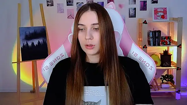 Snapshot of AliceCharmy chatting on 01-06-25, 12:35 AliceCharmy online show from 01-06-25, 12:35