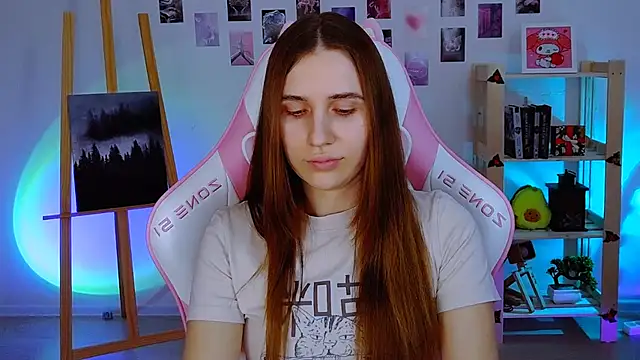 Snapshot of AliceCharmy chatting on 01-08-25, 04:00 AliceCharmy online show from 01-08-25, 04:00