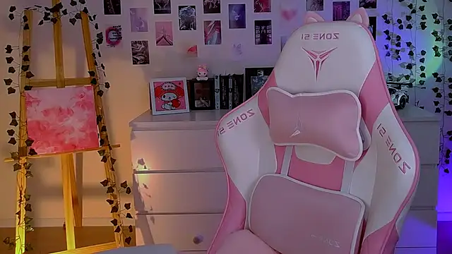 Snapshot of AliceCharmy chatting on 02-03-25, 01:30 AliceCharmy online show from 02-03-25, 01:30