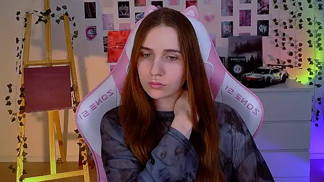 Snapshot of AliceCharmy chatting on 02-24-25, 03:31 AliceCharmy online show from 02-24-25, 03:31