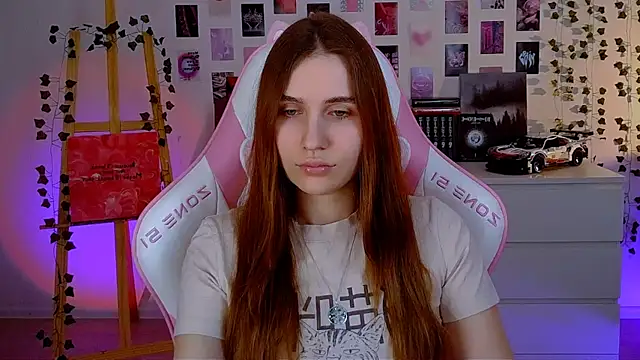 Snapshot of AliceCharmy chatting on 03-18-25, 03:42 AliceCharmy online show from 03-18-25, 03:42