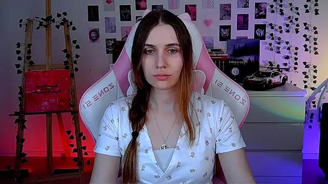 Snapshot of AliceCharmy chatting on 09-09-25, 02:05 AliceCharmy online show from 09-09-25, 02:05