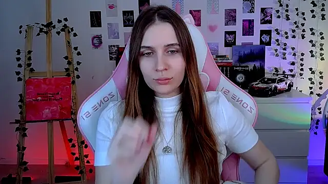 Snapshot of AliceCharmy chatting on 09-10-25, 10:04 AliceCharmy online show from 09-10-25, 10:04