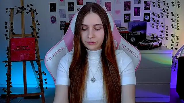 Snapshot of AliceCharmy chatting on 09-19-25, 10:05 AliceCharmy online show from 09-19-25, 10:05