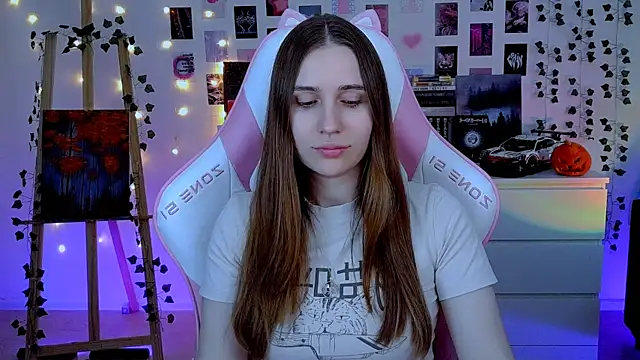 Snapshot of AliceCharmy chatting on 10-23-25, 05:29 AliceCharmy online show from 10-23-25, 05:29