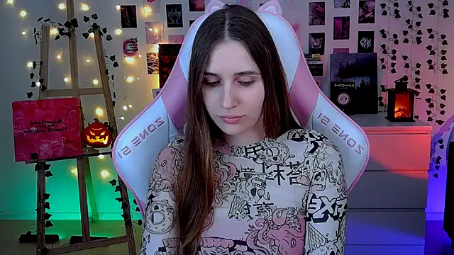 Snapshot of AliceCharmy chatting on 10-24-25, 05:48 AliceCharmy online show from 10-24-25, 05:48