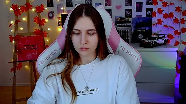 Snapshot of AliceCharmy chatting on 11-28-25, 07:11 AliceCharmy online show from 11-28-25, 07:11