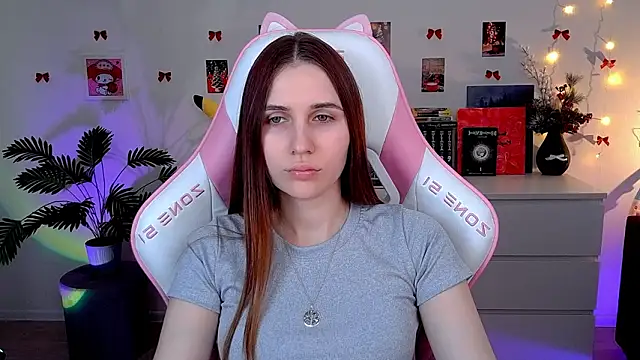 Snapshot of AliceCharmy chatting on 02-18-26, 01:18 AliceCharmy online show from 02-18-26, 01:18