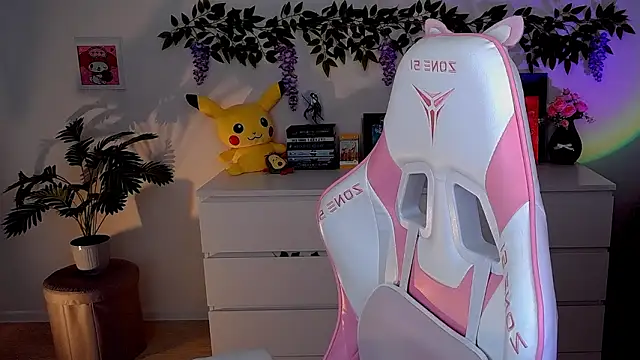 Snapshot of AliceCharmy chatting on 03-26-26, 04:01 AliceCharmy online show from 03-26-26, 04:01