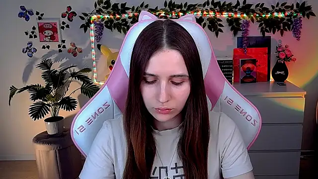 Snapshot of AliceCharmy chatting on 04-03-26, 03:43 AliceCharmy online show from 04-03-26, 03:43