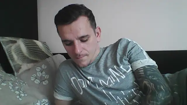 Snapshot of Huge_cock22cm chatting on 01-10-25, 10:06 Huge cock22cm online show from 01-10-25, 10:06