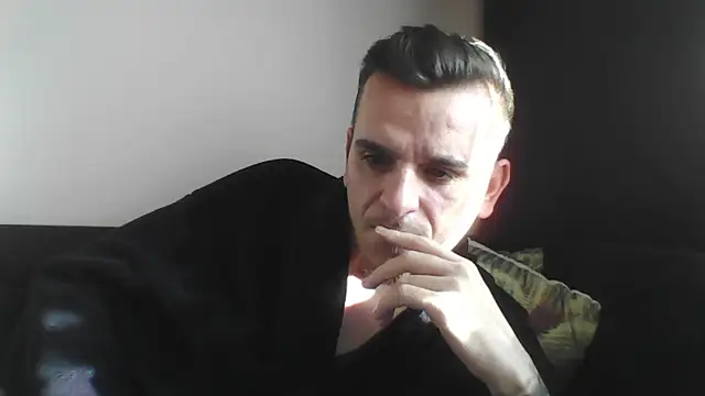 Snapshot of Huge_cock22cm chatting on 01-19-25, 12:39 Huge cock22cm online show from 01-19-25, 12:39