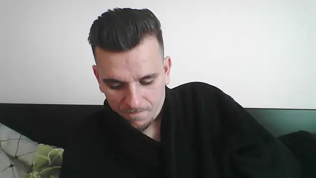 Snapshot of Huge_cock22cm chatting on 03-21-25, 08:17 Huge cock22cm online show from 03-21-25, 08:17