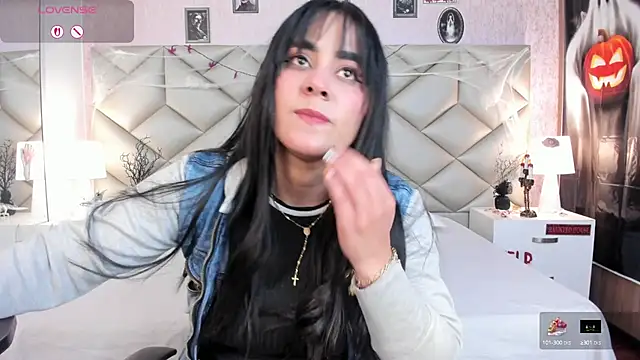 Brenda Garcia online show from 10-21-25, 08:09