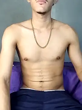 Snapshot of MicaelRian69 chatting on 03-14-25, 10:05 MicaelRian69 online show from 03-14-25, 10:05