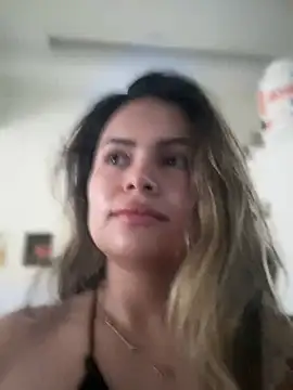 Snapshot of melanny10 chatting on 12-21-24, 10:39 melanny10 online show from 12-21-24, 10:39