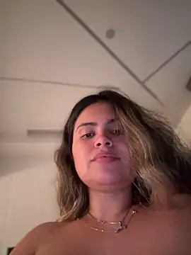 Snapshot of melanny10 chatting on 12-27-24, 04:21 melanny10 online show from 12-27-24, 04:21