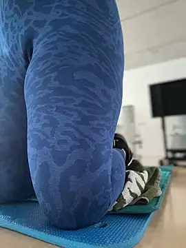 Snapshot of melanny10 chatting on 01-11-25, 12:29 melanny10 online show from 01-11-25, 12:29