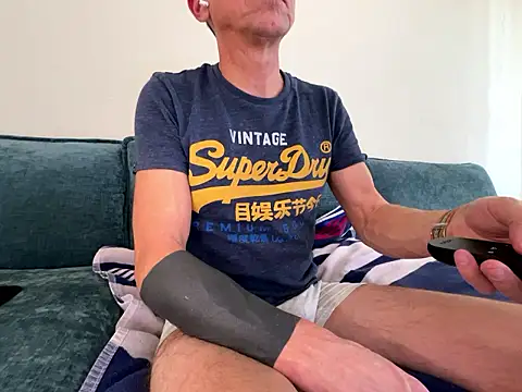 mouser21212 online show from 01-12-26, 09:42