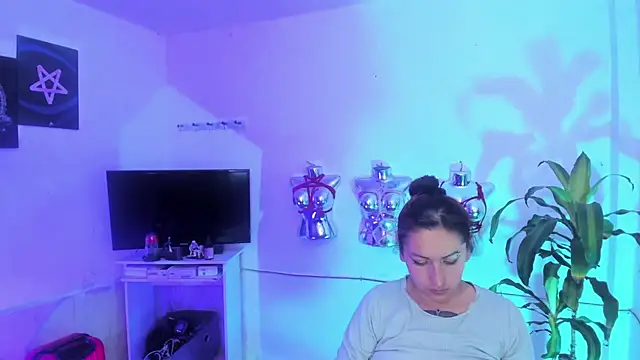 LucyStrike  online show from 06-03-26, 12:35