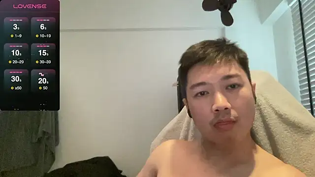 Snapshot of christopherlonger chatting on 12-27-24, 04:47 christopherlonger online show from 12-27-24, 04:47