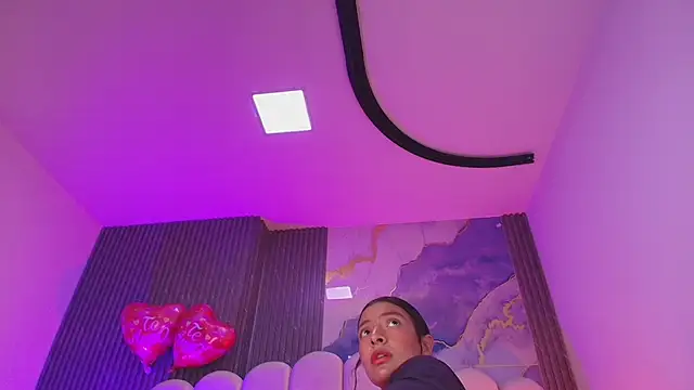 hot dione online show from 03-06-26, 08:16