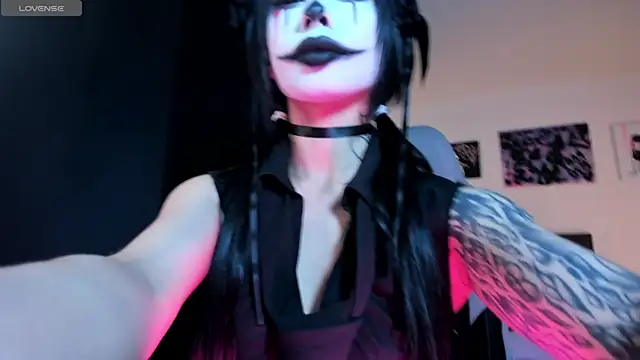satanbabee online show from 07-25-26, 01:04