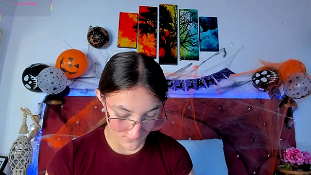 Ruth harvey  online show from 10-23-25, 01:10